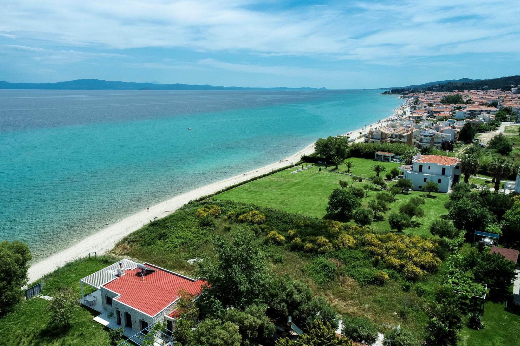Aleksia Seaside Deluxe Apartment Пефкохори Екстериор снимка