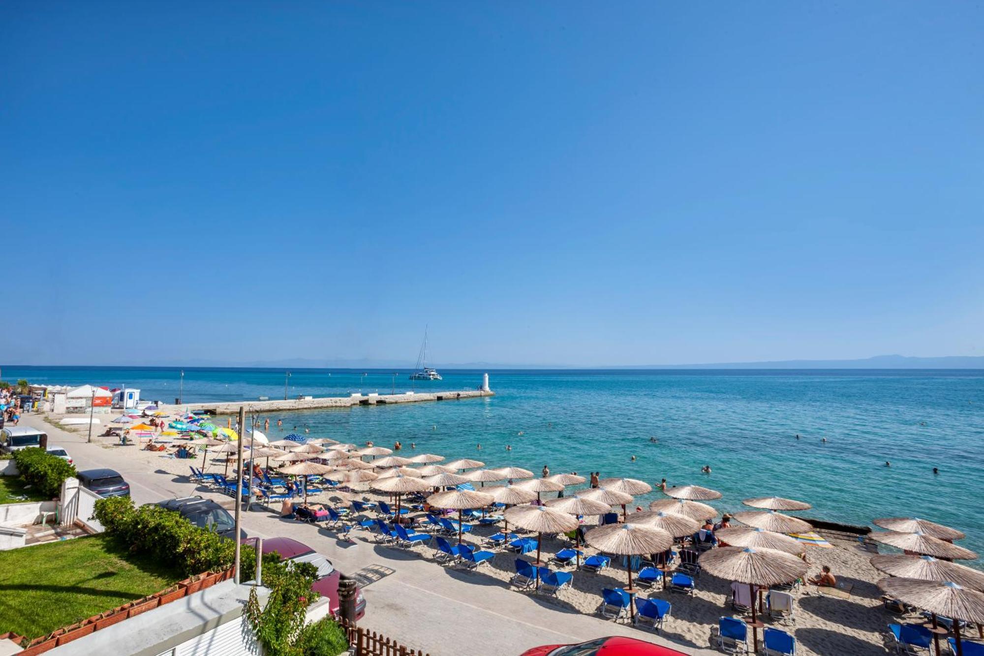 Aleksia Seaside Deluxe Apartment Пефкохори Екстериор снимка