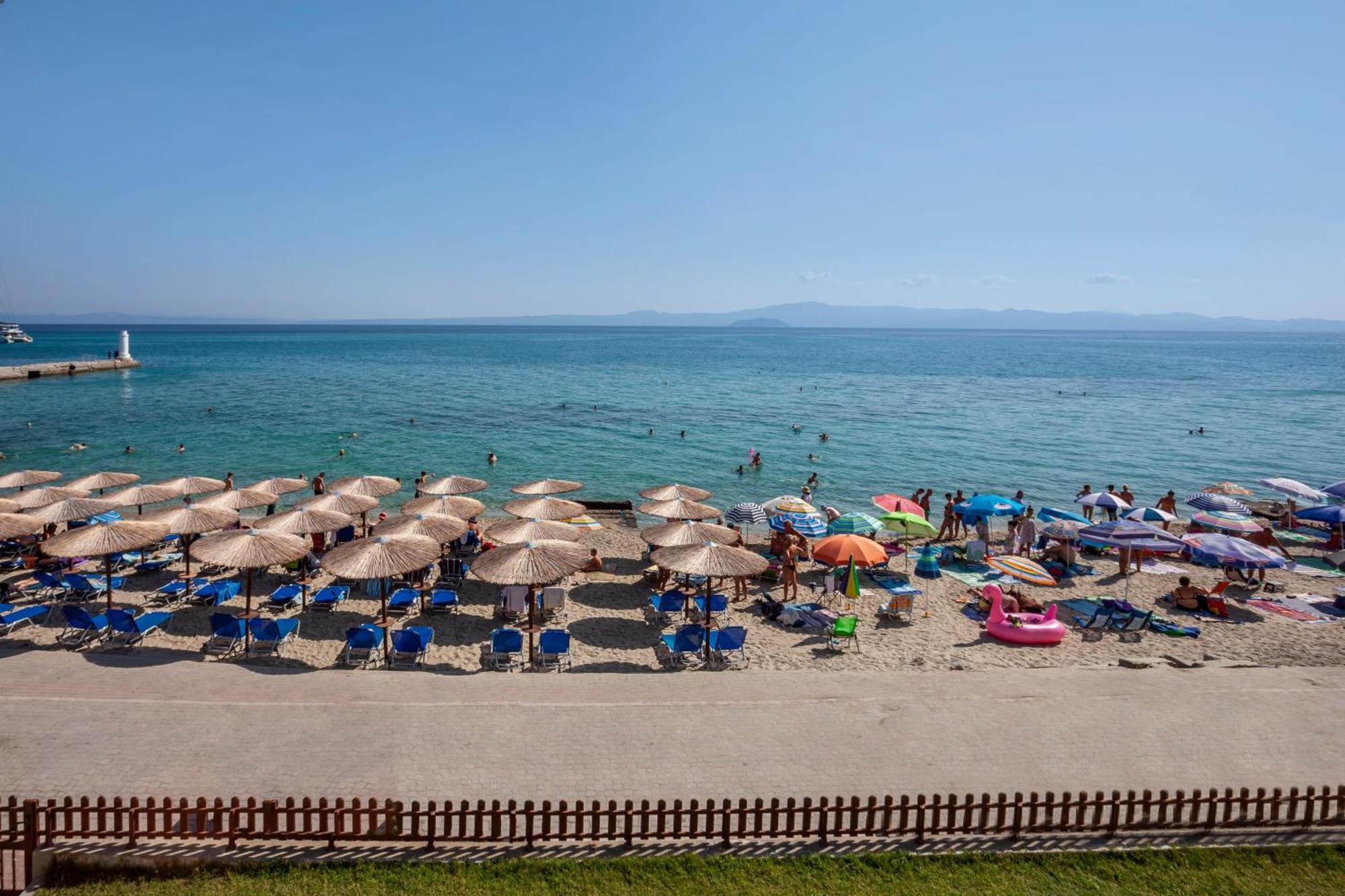 Aleksia Seaside Deluxe Apartment Пефкохори Екстериор снимка