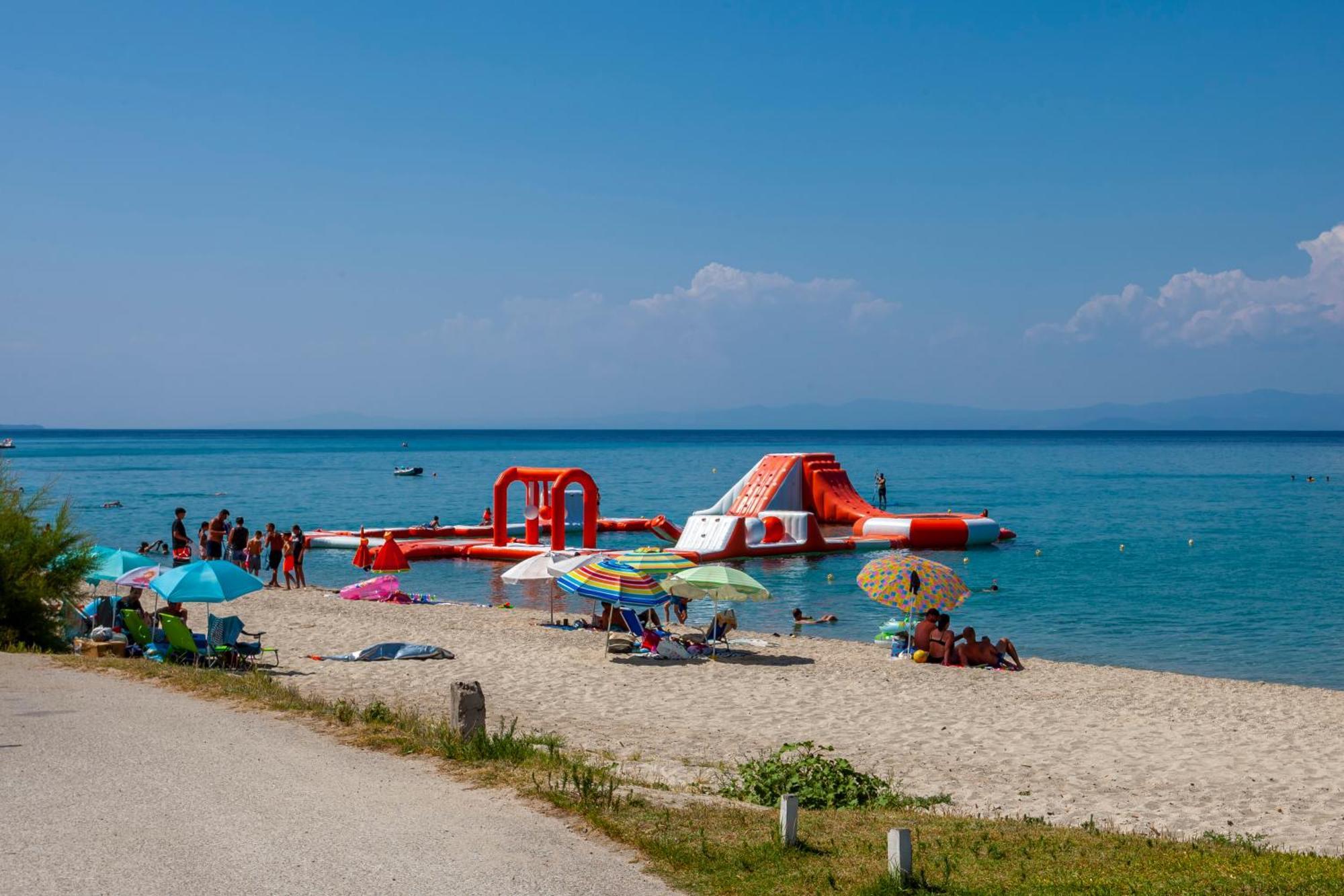 Aleksia Seaside Deluxe Apartment Пефкохори Екстериор снимка