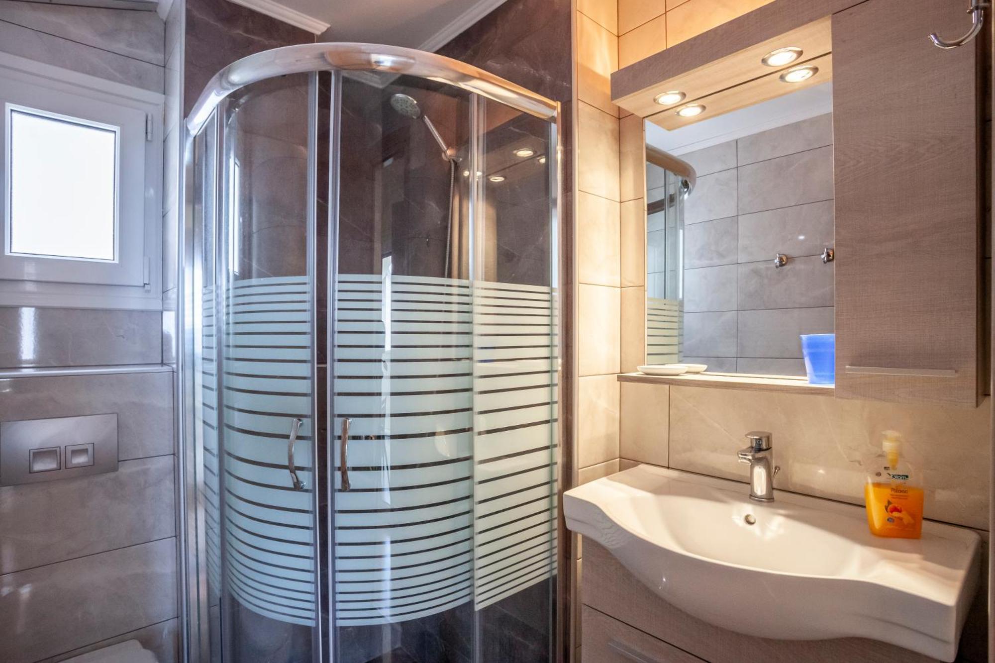Aleksia Seaside Deluxe Apartment Пефкохори Екстериор снимка